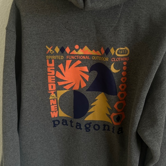 Patagonia Dark Gray Zip-Up Hoodie (XL) - Picture 4 of 6